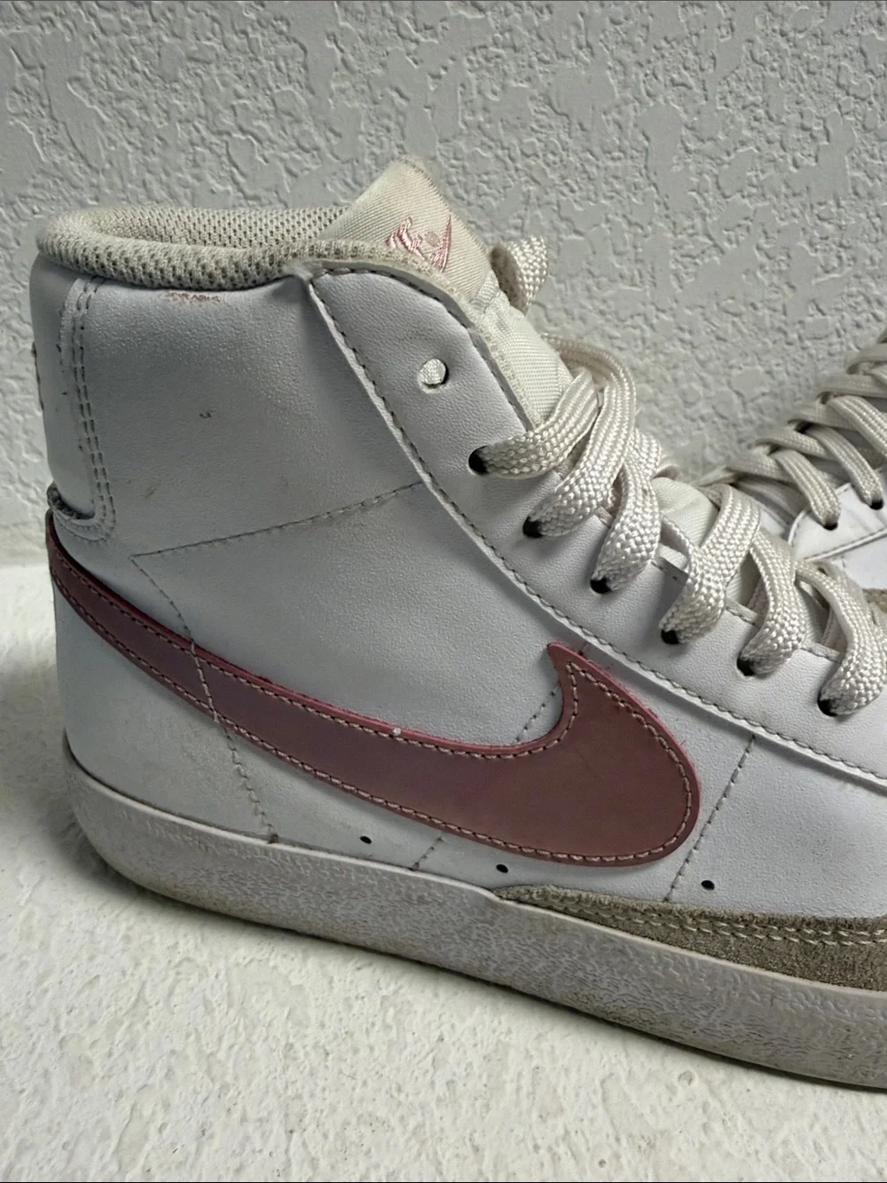 Nike Blazer Mid ’77 Vintage sneakers. Youth 5y Dusty Rose Swoosh